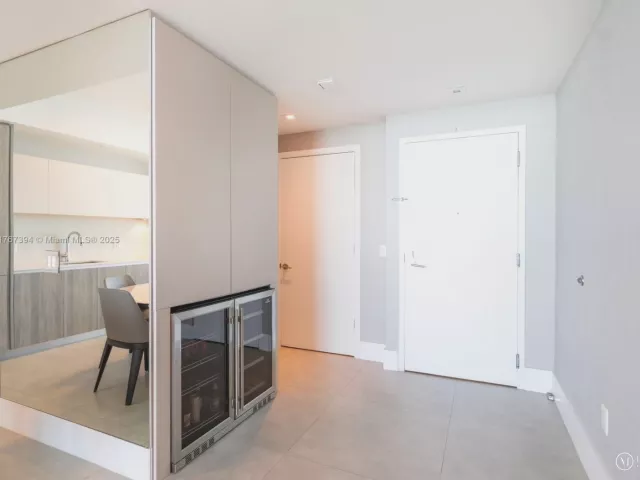 Apartment for sale  Unit #3904 - photo 5775610