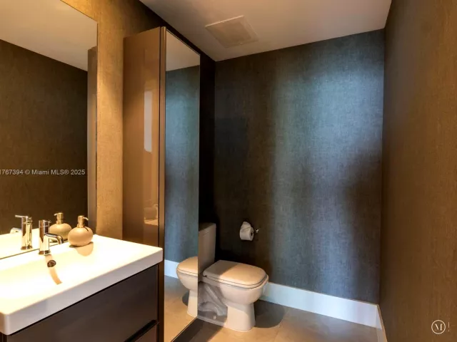 Apartment for sale  Unit #3904 - photo 5775611