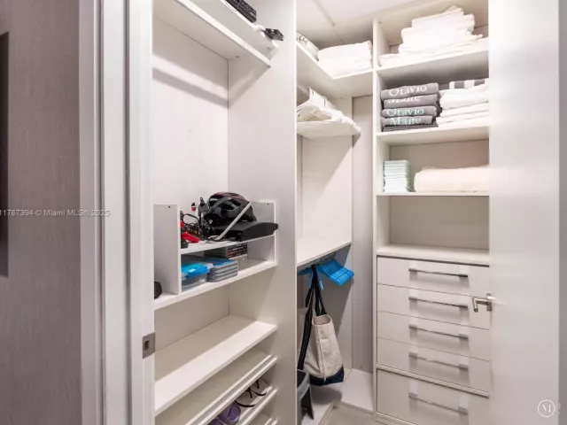 Apartment for sale  Unit #3904 - photo 5775612