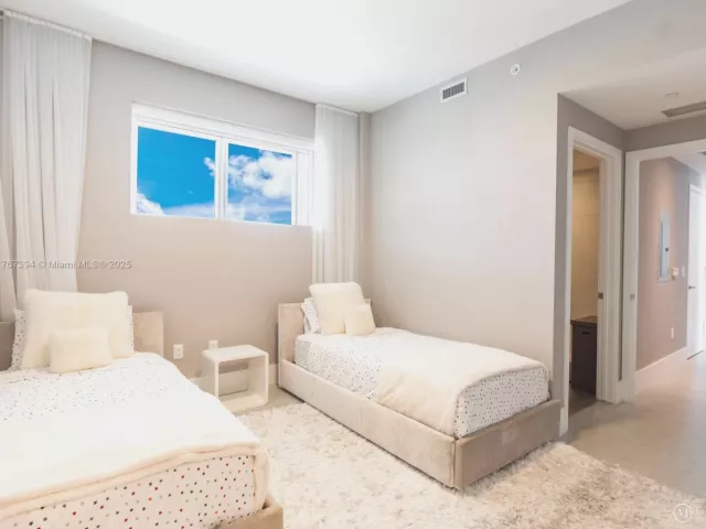 Apartment for sale  Unit #3904 - photo 5775613