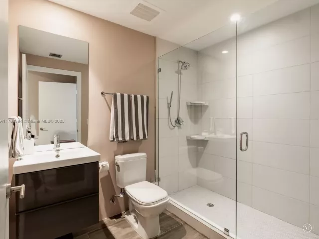 Apartment for sale  Unit #3904 - photo 5775615