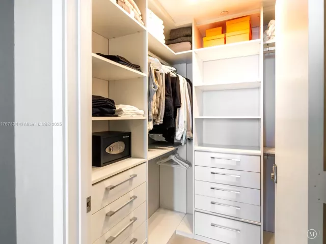 Apartment for sale  Unit #3904 - photo 5775616