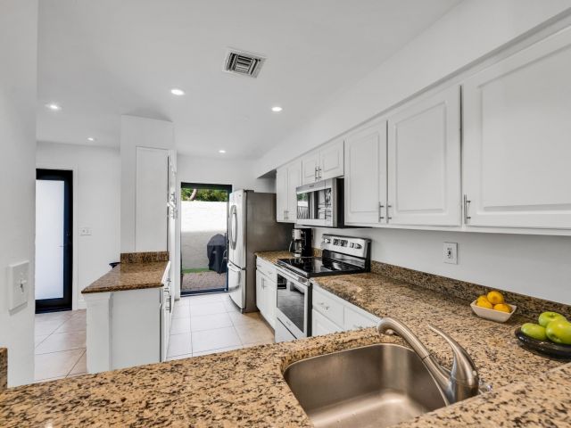 Home for sale at 547 NE 7th Ave 3A - photo 5771425