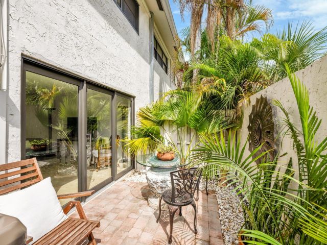 Home for sale at 547 NE 7th Ave 3A - photo 5771427