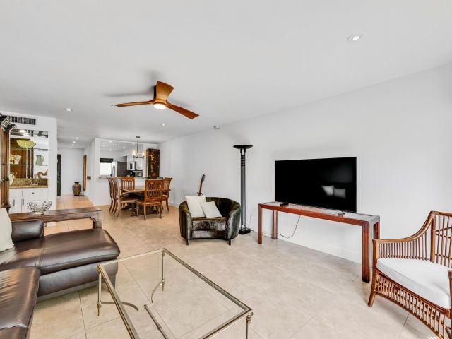 Home for sale at 547 NE 7th Ave 3A - photo 5771429