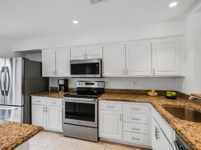 Home for sale at 547 NE 7th Ave 3A - photo 5771440