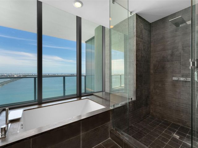 Apartment for sale  Unit #PH5003 - photo 5851981