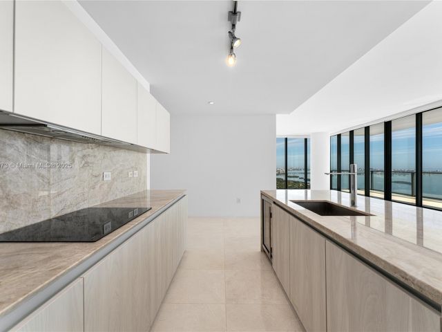 Apartment for sale  Unit #PH5003 - photo 5851988