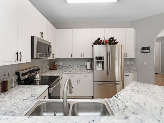 Home for sale at 2250 NE 37th Rd - photo 5845180