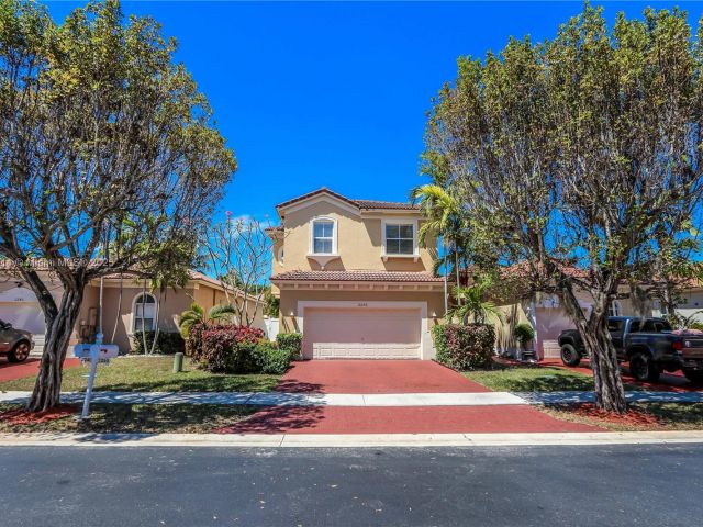 Home for sale at 2250 NE 37th Rd - photo 5845194