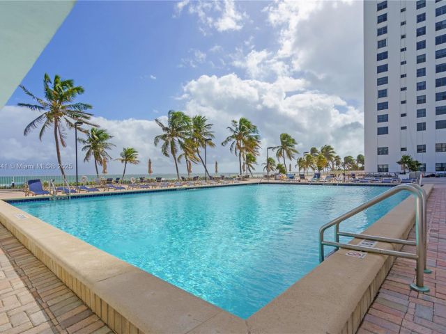 Apartment for sale  Unit #207 - photo 5774207