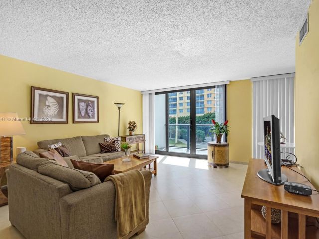 Apartment for sale  Unit #207 - photo 5774223