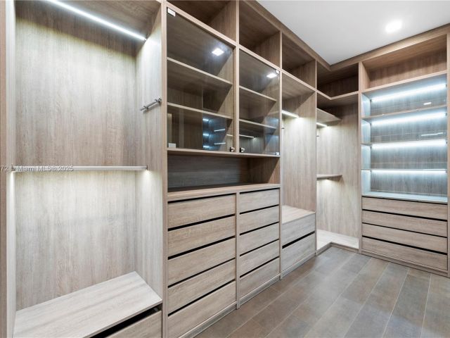 Home for rent at 1400 Bayview Dr - photo 5772186