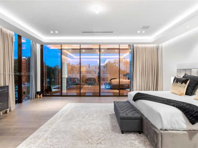 Home for rent at 1400 Bayview Dr - photo 5772188