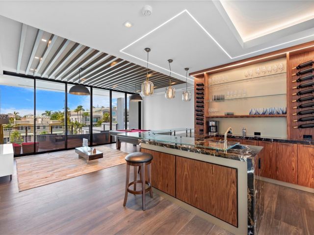 Home for rent at 1400 Bayview Dr - photo 5772192