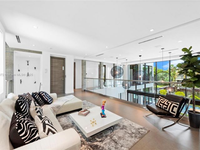 Home for rent at 1400 Bayview Dr - photo 5772193