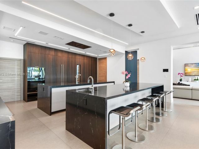 Home for rent at 1400 Bayview Dr - photo 5772196