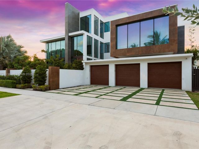 Home for rent at 1400 Bayview Dr - photo 5772205