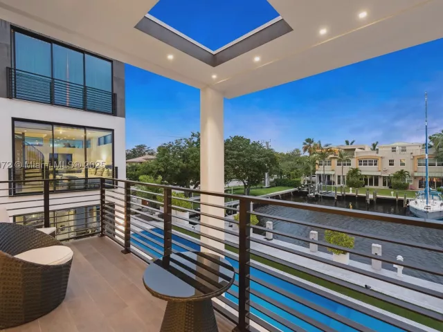 7-bedroom home for rent in Fort Lauderdale - 1400 Bayview Dr - MondialRealty