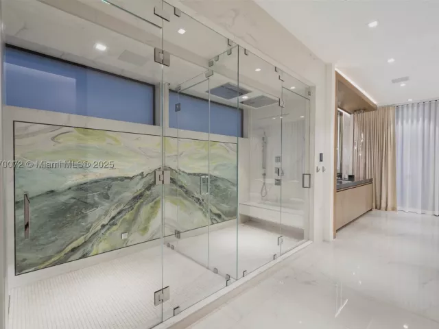 7-bedroom home for rent in Fort Lauderdale - 1400 Bayview Dr - MondialRealty