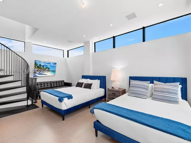7-bedroom home for rent in Fort Lauderdale - 1400 Bayview Dr - MondialRealty