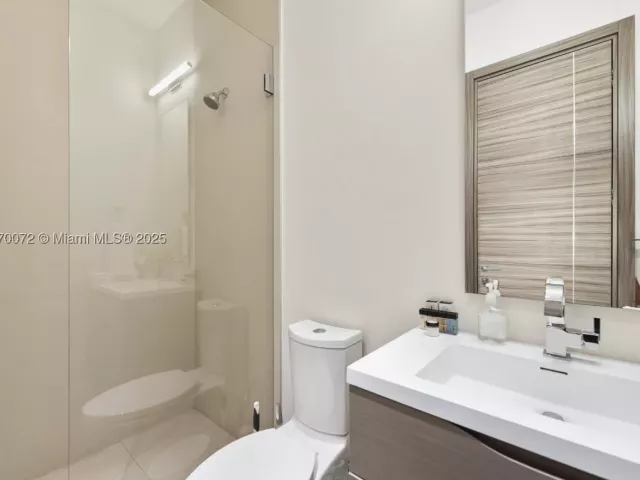 7-bedroom home for rent in Fort Lauderdale - 1400 Bayview Dr - MondialRealty