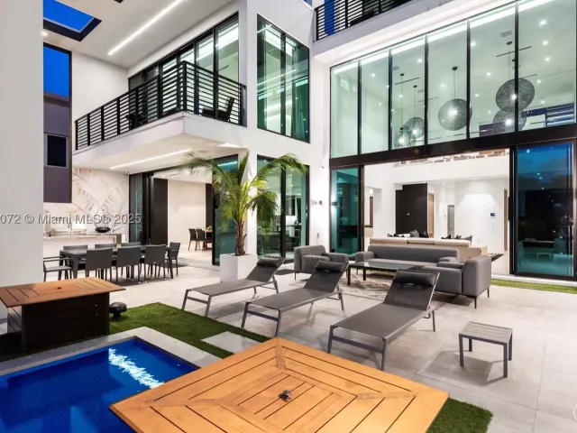 7-bedroom home for rent in Fort Lauderdale - 1400 Bayview Dr - MondialRealty