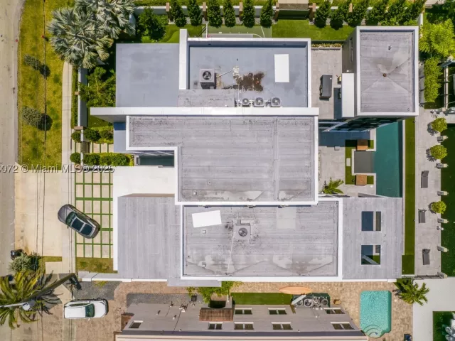 7-bedroom home for rent in Fort Lauderdale - 1400 Bayview Dr - MondialRealty