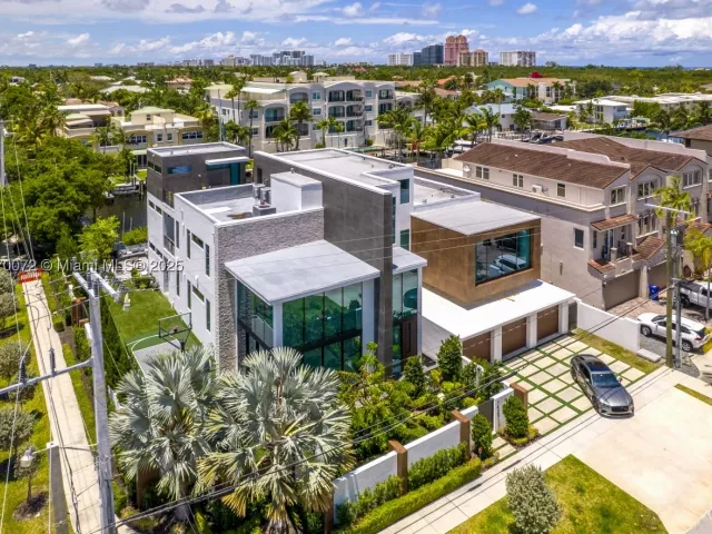 7-bedroom home for rent in Fort Lauderdale - 1400 Bayview Dr - MondialRealty