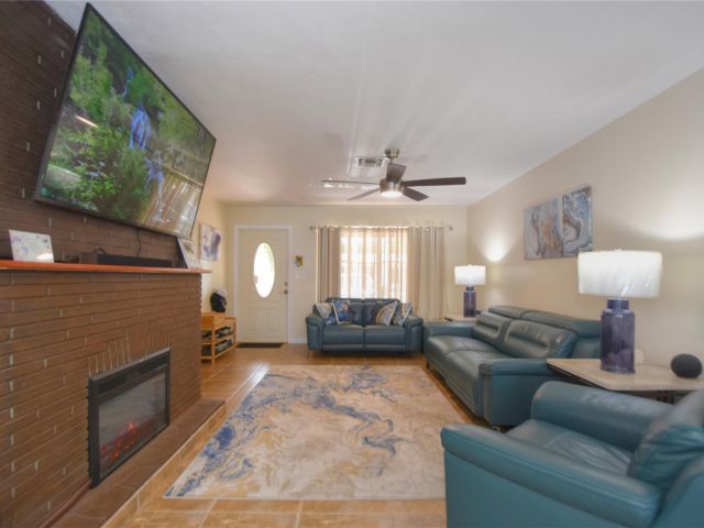 Home for sale at 981 SW 32nd St - photo 5891033