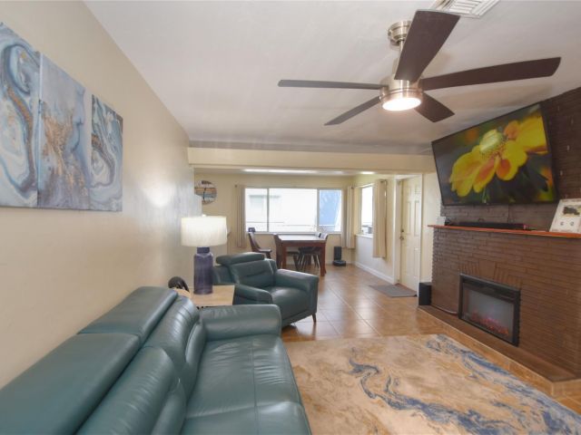 Home for sale at 981 SW 32nd St - photo 5891034