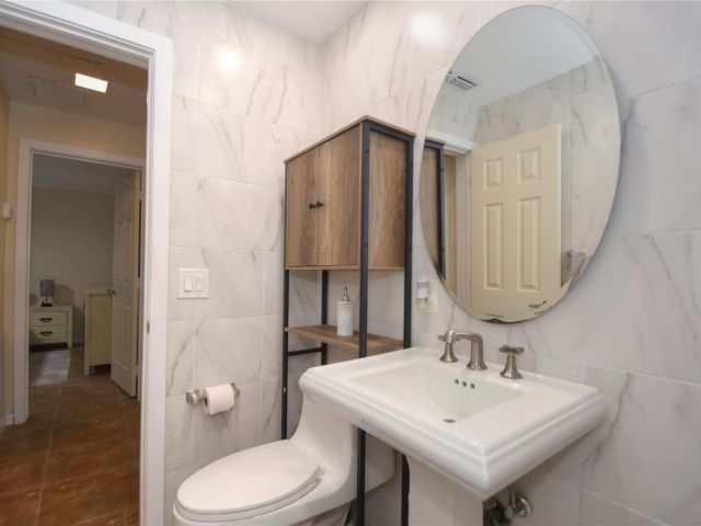 Home for sale at 981 SW 32nd St - photo 5891042