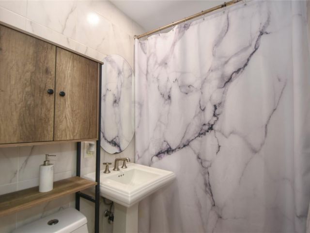 Home for sale at 981 SW 32nd St - photo 5891043