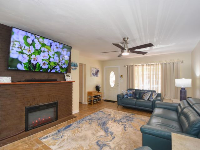 Home for sale at 981 SW 32nd St - photo 5891049