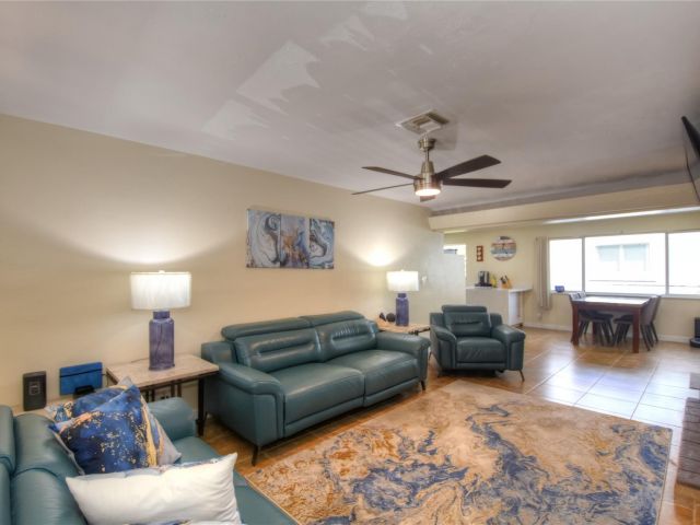 Home for sale at 981 SW 32nd St - photo 5891050