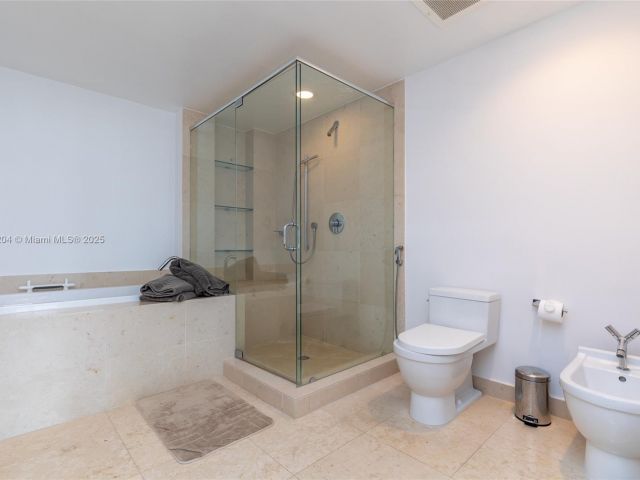 Apartment for rent  Unit #1005 - photo 5786032