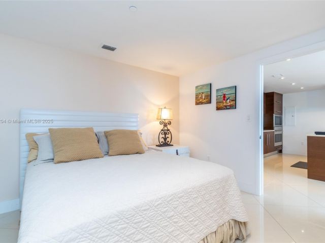 Apartment for rent  Unit #1005 - photo 5786041