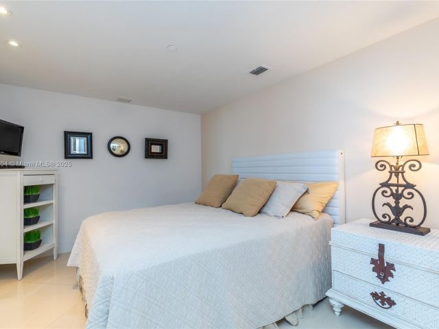 Apartment for rent  Unit #1005 - photo 5786042