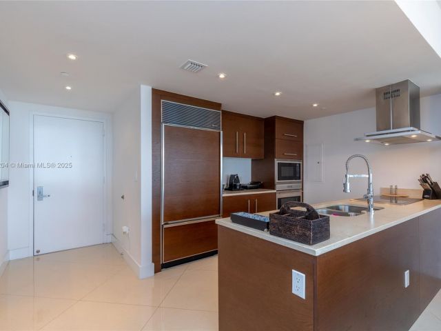 Apartment for rent  Unit #1005 - photo 5786048