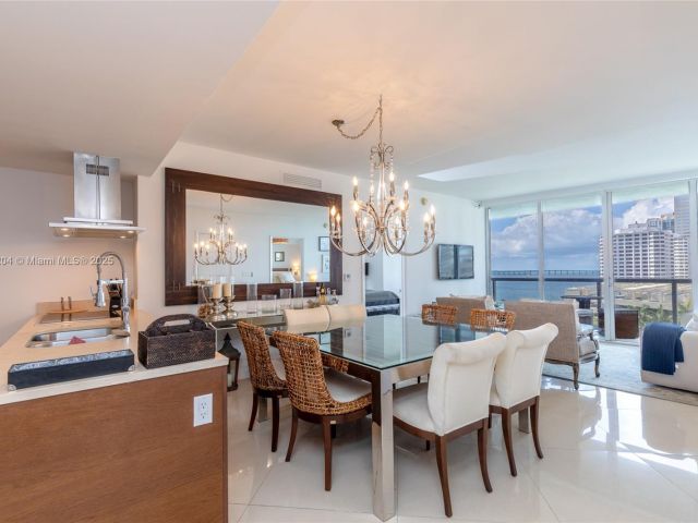 Apartment for rent  Unit #1005 - photo 5786049