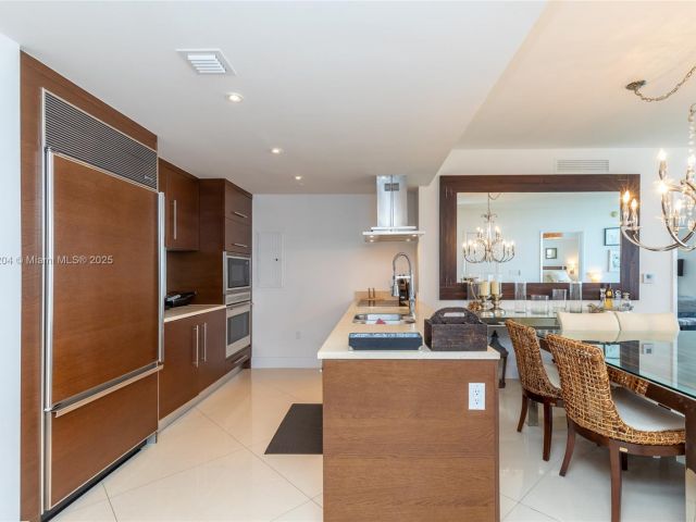 Apartment for rent  Unit #1005 - photo 5786050