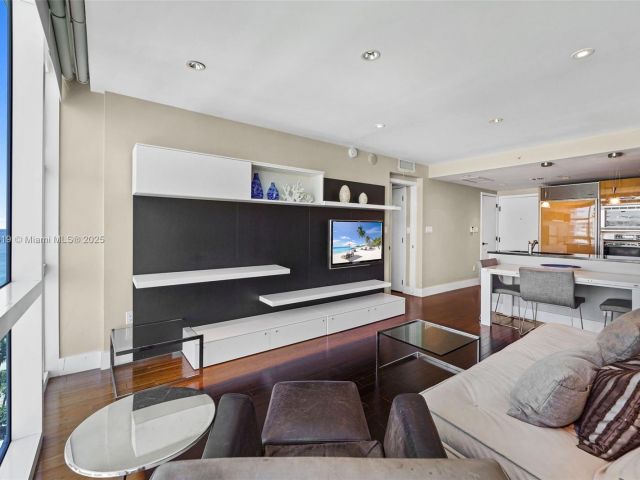 Apartment for rent  Unit #1214(door1203) - photo 7502586