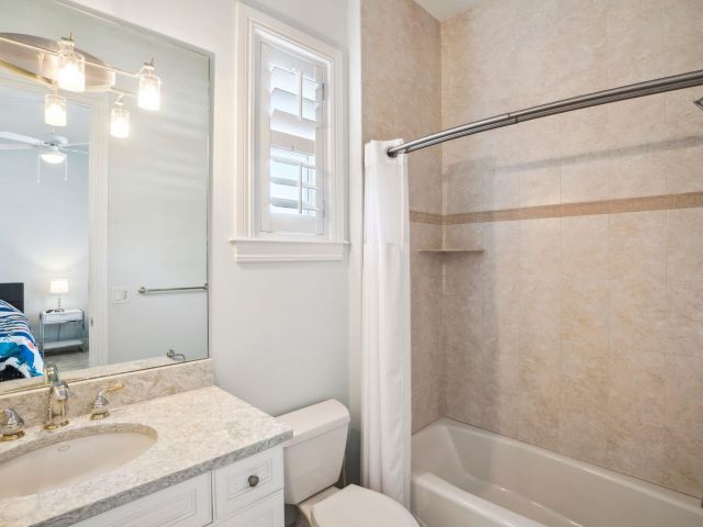 Home for sale at 1008 Mandarin Isle - photo 5818847