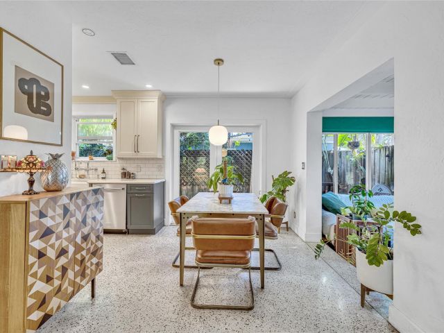 Home for sale at 1600 NE 16th St - photo 5780590