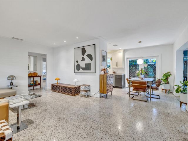 Home for sale at 1600 NE 16th St - photo 5780593