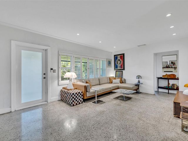 Home for sale at 1600 NE 16th St - photo 5780594