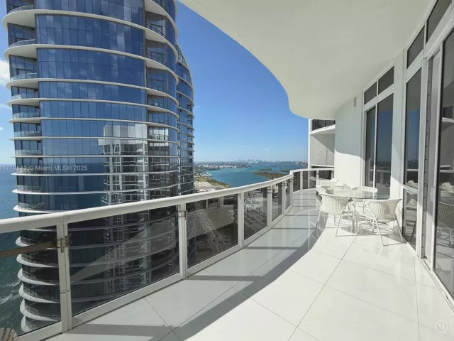 Apartment for rent  Unit #4207 - photo 5852736