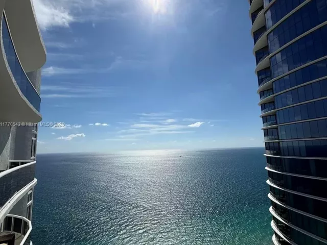 Apartment for rent  Unit #4207 - photo 5852737