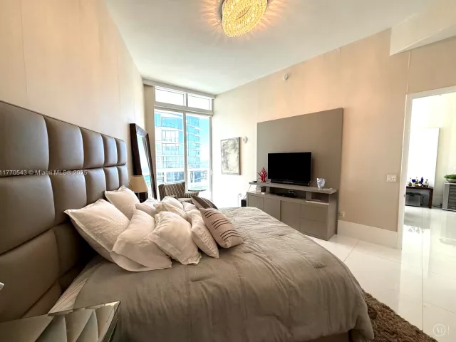 Apartment for rent  Unit #4207 - photo 5852723