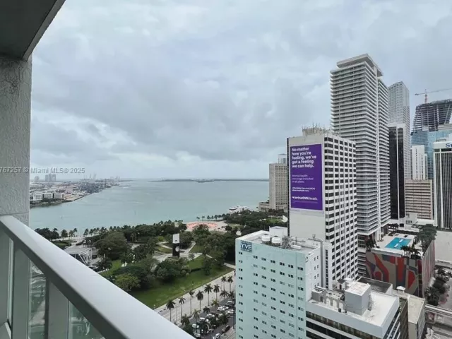 2-bedroom condo for sale in Miami - 244 Biscayne Blvd 2609 - MondialRealty